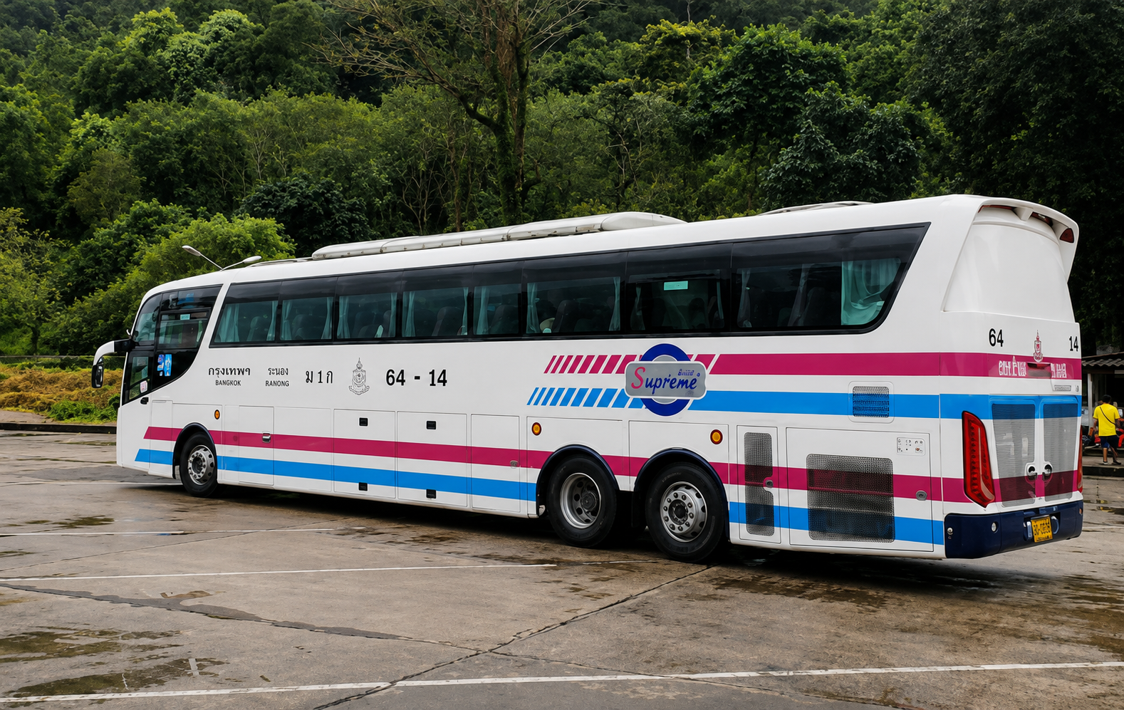 Sombat Tour long distance coach