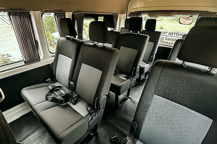 Koh Kood Express-seat in minivan