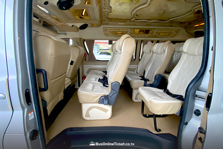 ที่นั่งภายในรถตู้แม่กำปอง Hot Springs Van Transport