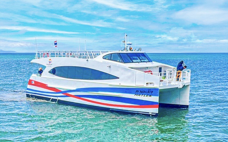 Boonsiri High Speed Ferry