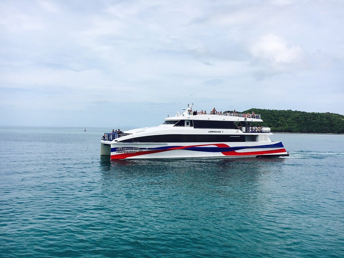 Lomprayah high-speed catamaran Koh Samui