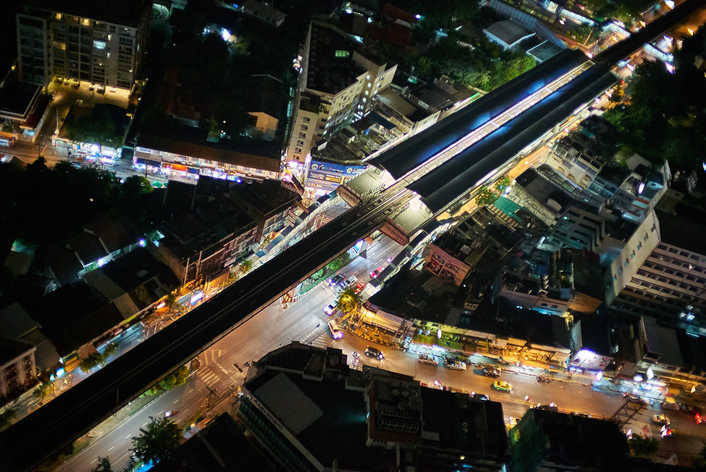 Thonglor