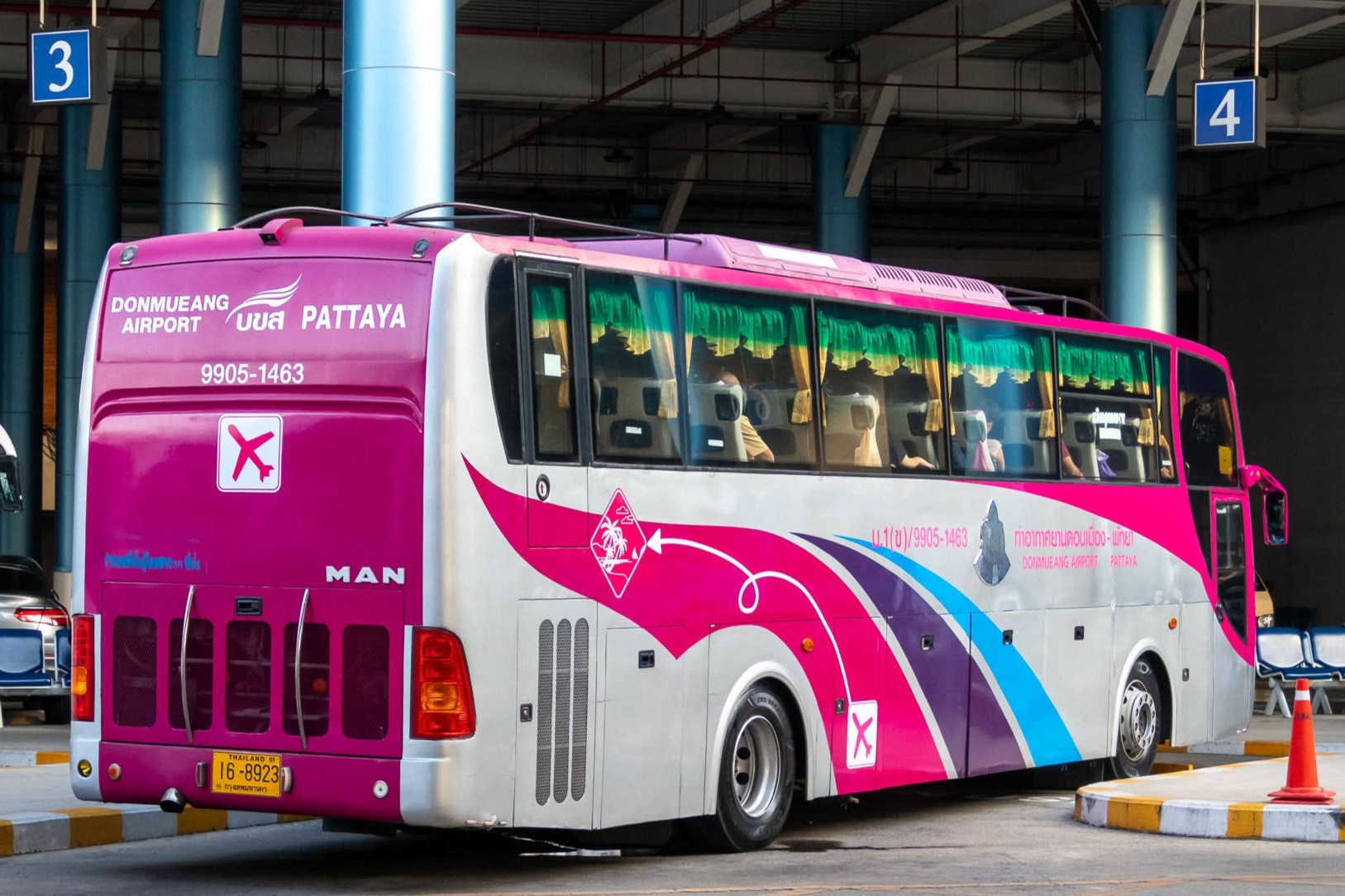 芭堤雅 (Pattaya)到曼谷 (Bangkok) Transport Co Ltd (Bus999) 长途客车