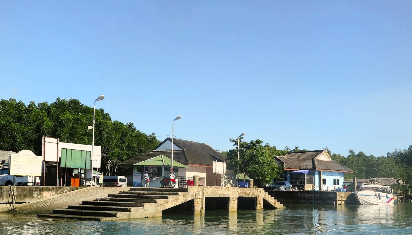 Bang Rong Port