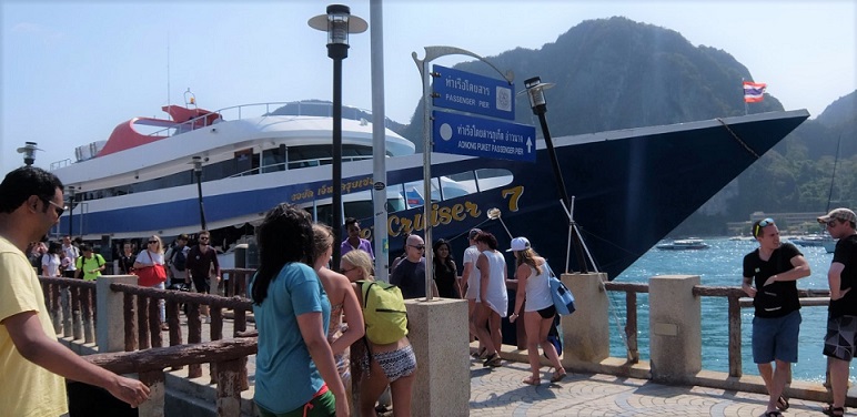 Ferry going to Phi Phi Island