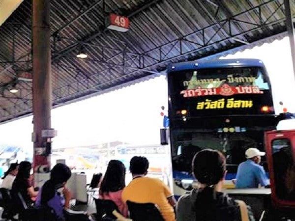 Platform at Mo Chit Bus Terminal Chatuchak